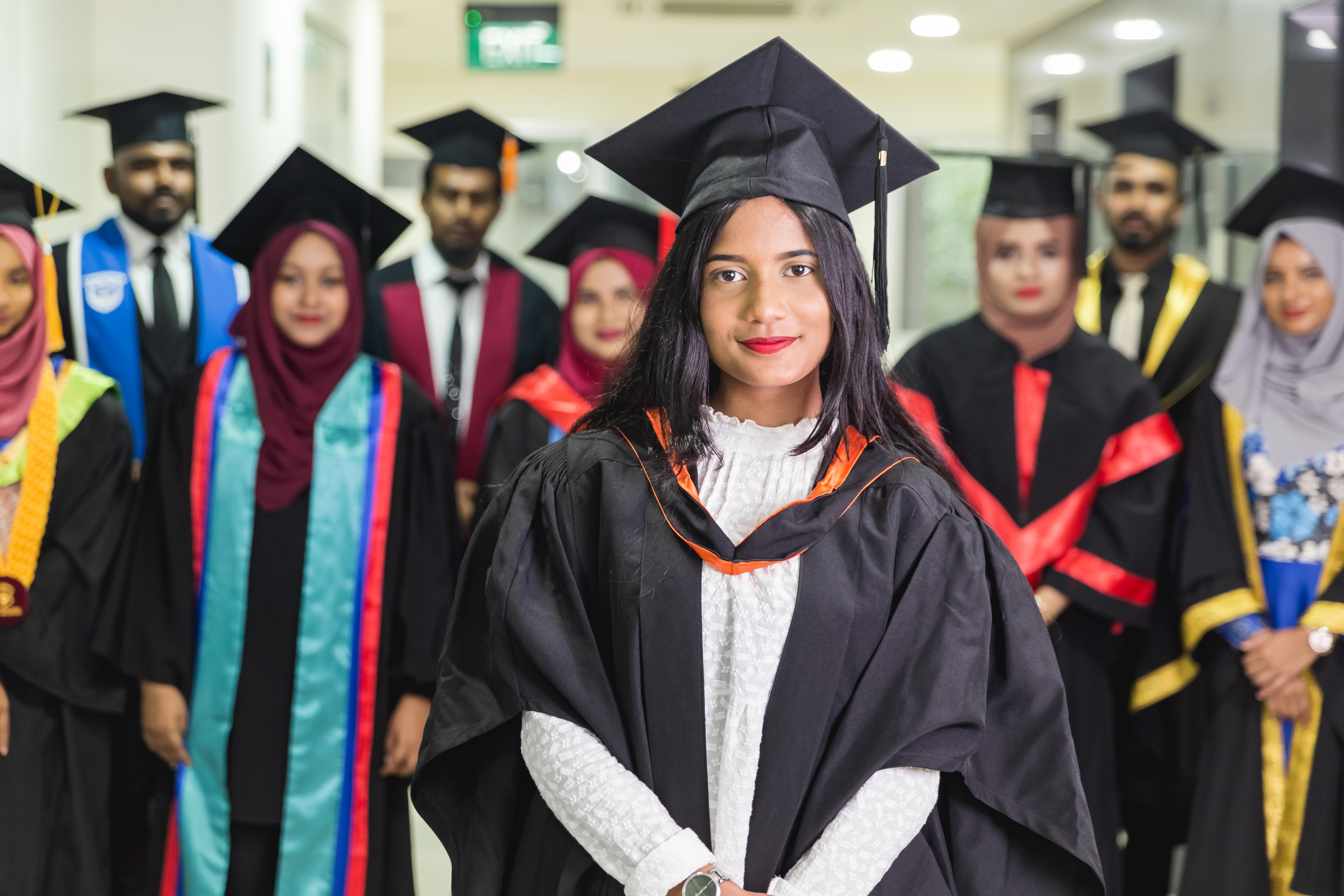 ރައީސް ޞާލިޙުގެ މެނިފެސްޓޯ: މަތީ ތަޢުލީމުގެ ލޯނު މަޢާފުކޮށް، ބޮޑެތި ލުއިތަކެއް