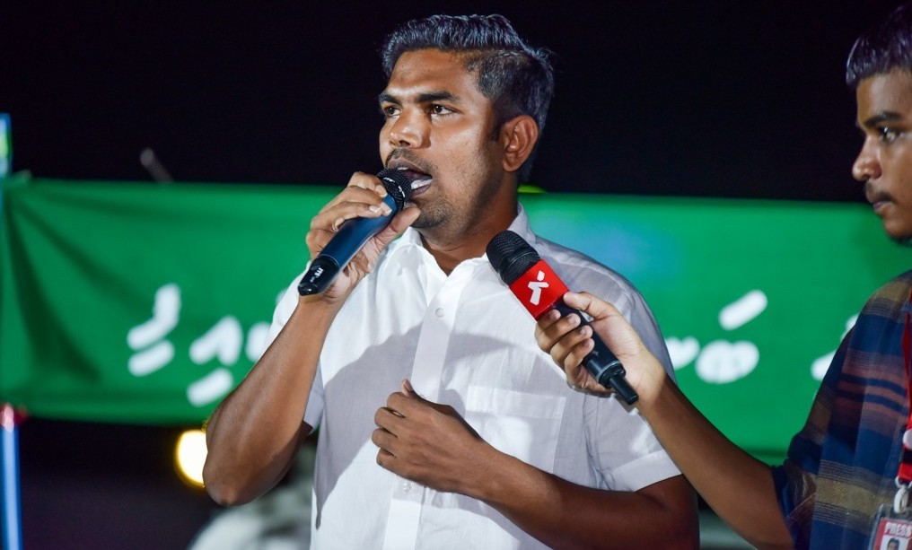 ކަަރިކިއުލަމް ނިންމަނީ މިނިސްޓަރ އެކަނި ކަމަށް ދެއްކުމަކީ ފިތުނައެއް - ޝިފާޒް