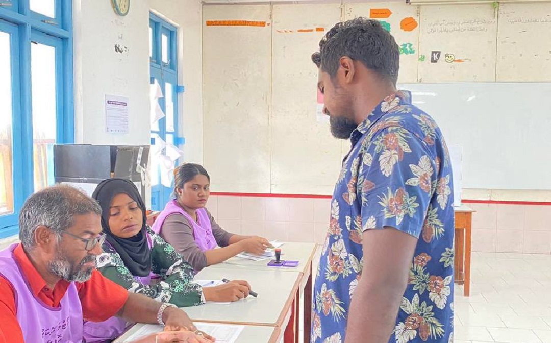 ރާއްޖޭގެ ވޯޓުލެވޭ އާބާދީގެ މެޖޯރިޓީ ރައްޔިތުން މަލްޓިޕާޓީ ނިޒާމް ބަލައިގެންފި: އީސީ