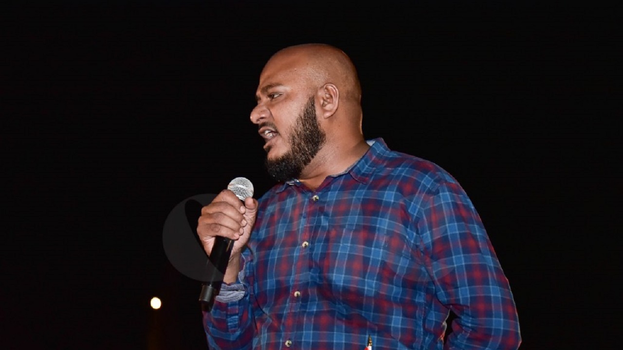 އިދިކޮޅު ޕީއެންސީގެ ނައިބު ރައީސް ޝުޖާއު މާދަމާ ފުލުހަށް ހާޒިރުކުރަނީ