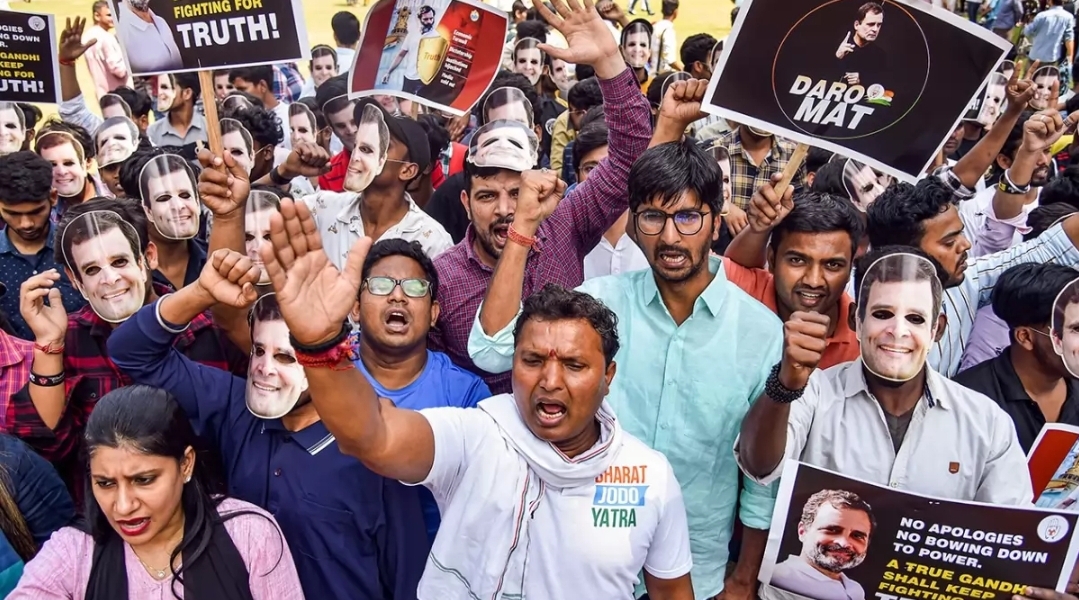 ރާހުލް ގާންދީ މަޖިލީހުން ވަކިކުރުމުން ފެށި މުޒާހަރާ ފުޅާކޮށްފި