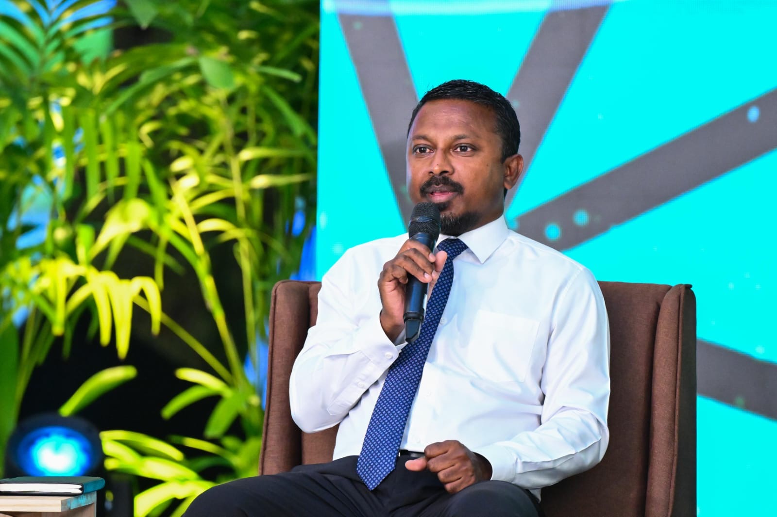 ރަސްމާލެ މަޝްރޫޢުގެ ދަށުން ވިސާ ދޫކުރާނީ ޤާނޫނާ އެއްގޮތަށް ކޯޕަރޭޓް ރެސިޑެންސްގެ އުސޫލުން: ބަންޑާރަ ނައިބު