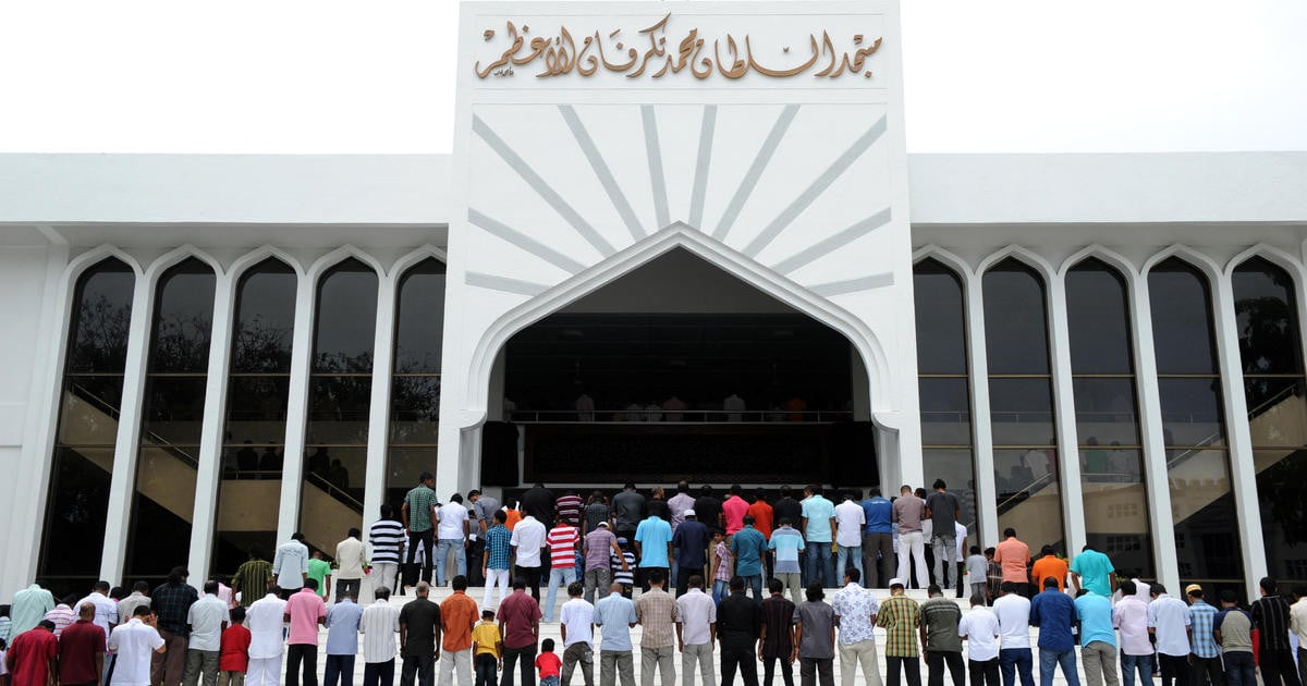 މާލޭގެ ބޮޑެތި މިސްކިތްތަކުގައި މި ހުކުރުގައި އިމާމްވެ ނަމާދުކުރާނީ ޒުވާން ޙަތީބުން