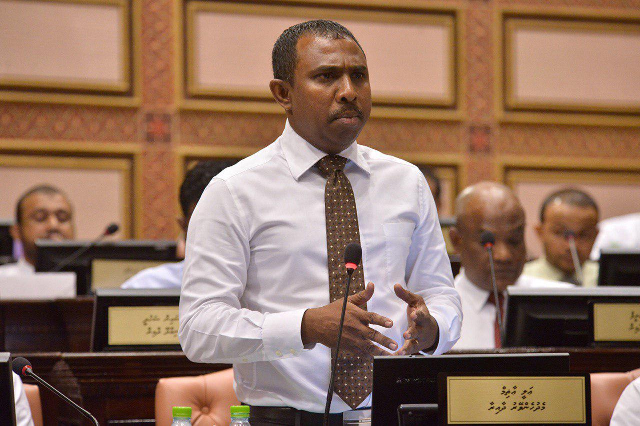 މަޖިލީސް ބޭއްވުމަށް ހުރަސް އަޅާ ފަރާތަކާމެދު ފިޔަވަޅު އަޅަން މަޖިލީހުގެ ރައީސަށް ލާޒިމް- އާޒިމް