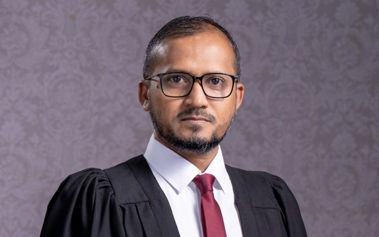 ޝަރުޢީ ދާއިރާއަށް ގިނަ ޚިދުމަތްތަކެއް ކުރެއްވި ފަނޑިޔާރު އިބްރާހީމް މާހިރު ރިޓަޔަރ ކުރައްވައިފި