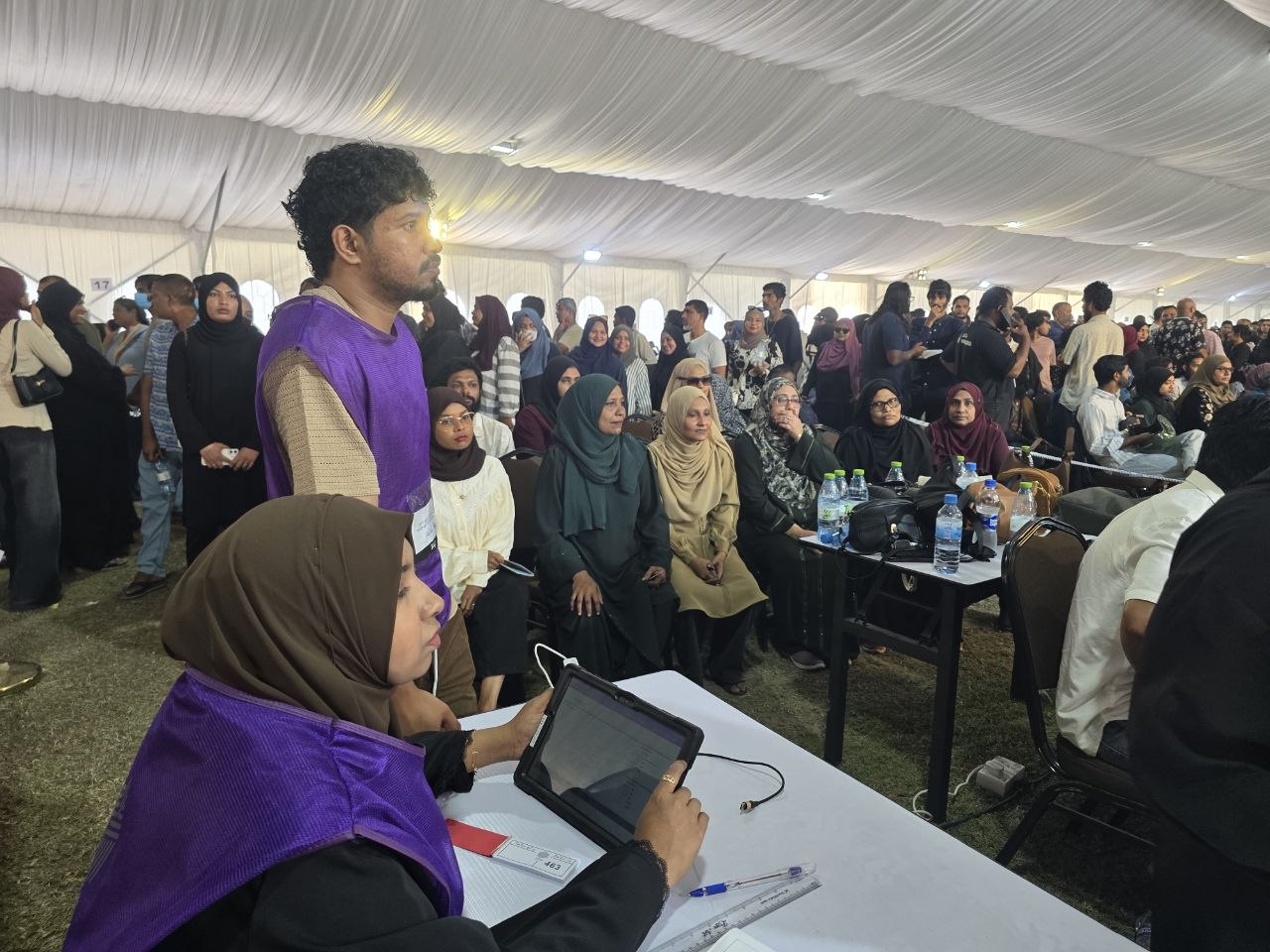 4 ޖެހުމާ ހަމައަށް ވޯޓުލީ އެއްލައްކަ އަށްޑިހަ ފަސްހާސް މީހުން