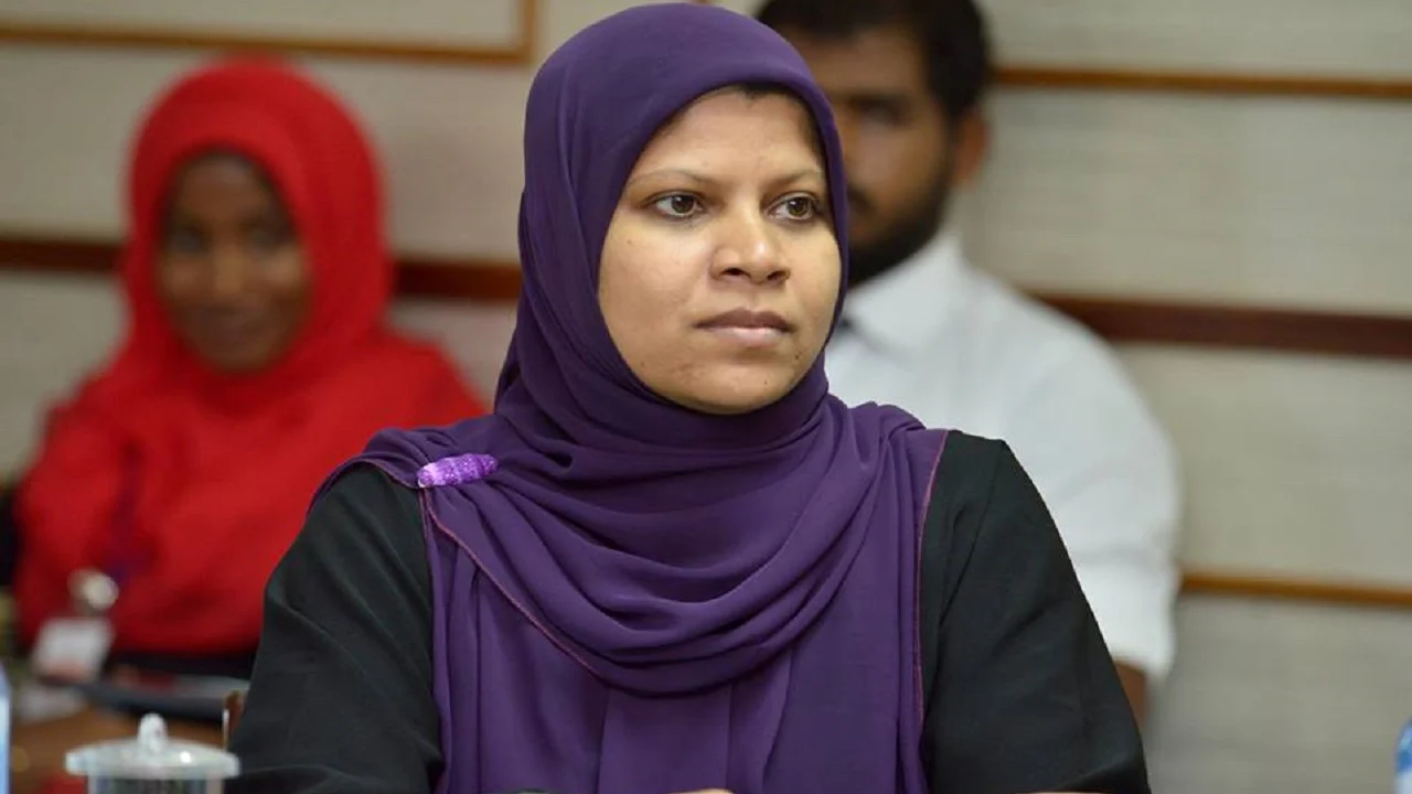 ޑރ. އަނާރާ އަމިއްލަގޮތުން މަޖިލީހަށް ވާދަކުރައްވާނެކަމުގެ އިޝާރާތެއް
