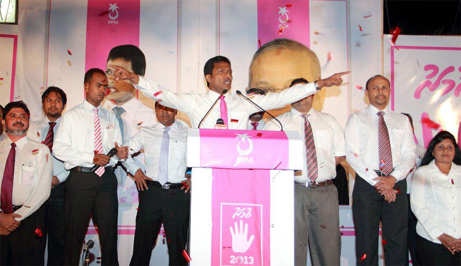 އިދިކޮޅުން ދިން ވަރުގަދަ ރައްދާއެކު އުމަރު ދެއްކެވި ވާހަކަ ތަރުޖަމާ ކޮށްދެއްވައިފި