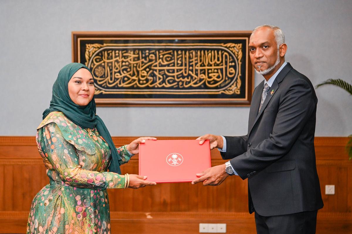 ސޮފޫރާ އެޑިއުކޭޝަނުން ޑިފެންސް މިނިސްޓްރީއަށް