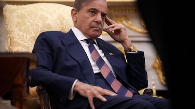 ޔޫއޭއީއަށް ދައްކަންޖެހޭ 3.5 ބިލިއަން ޑޮލަރުގެ ދަރަނި އަނބުރާ ދެއްކުމުގެ ޕްރެޝަރު ޕާކިސްތާނަށް ބޮޑުވެއްޖެ