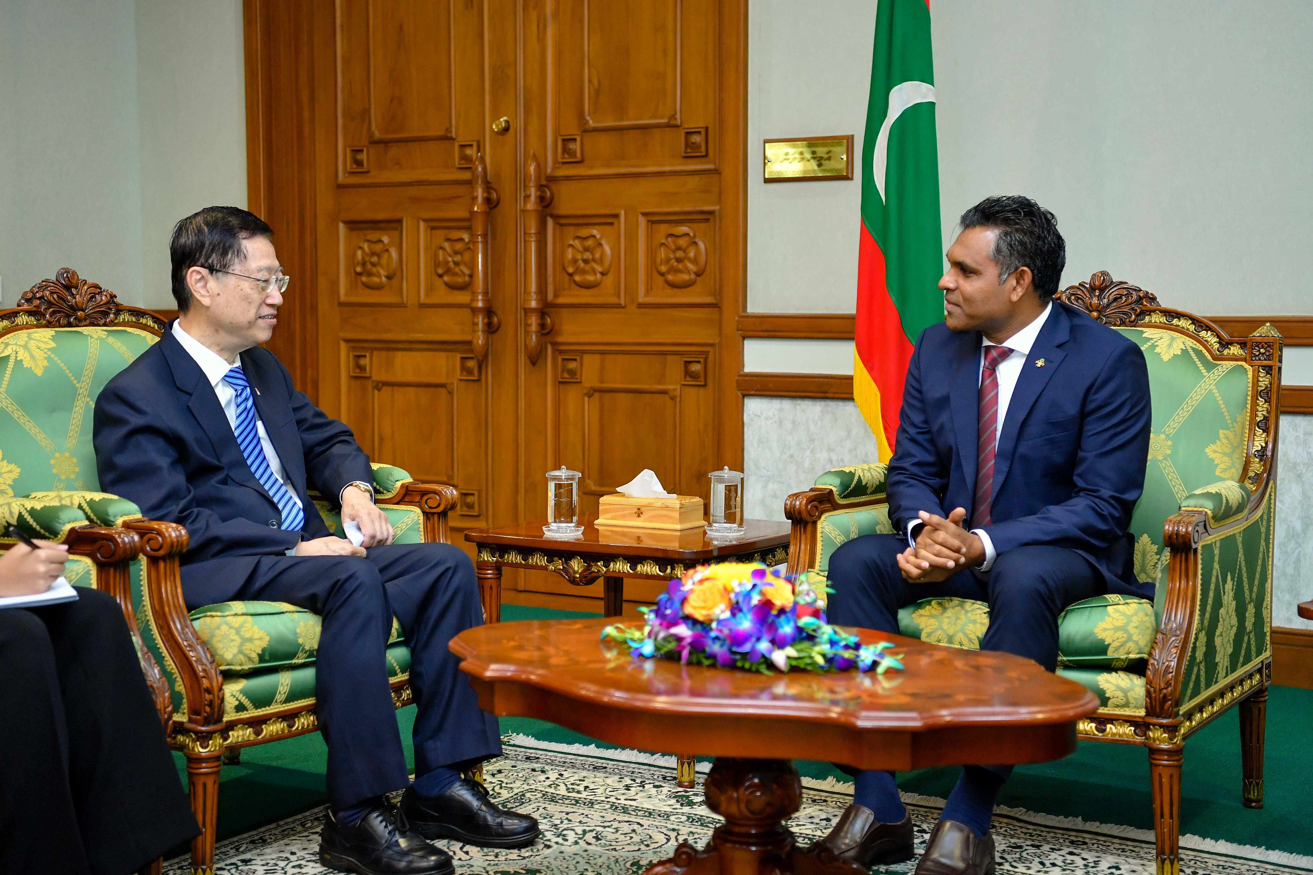 އެކި ދާއިރާތަކުން ސިންގަޕޫރުގެ އެހީ ހޯދުމާއި ގުޅޭގޮތުން މަޝްވަރާކޮށްފި