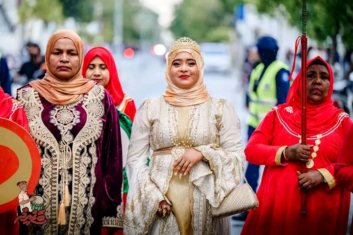 ކުޅުދުއްފުށީގައި ބޭއްވި "ރާނީ ހިންގުން" ސަގާފީ ހަރަކާތަށް ބޮޑު ތަރުހީބެއް: އީދުގެ ފޯރި މުޅި ރާއްޖޭގައި