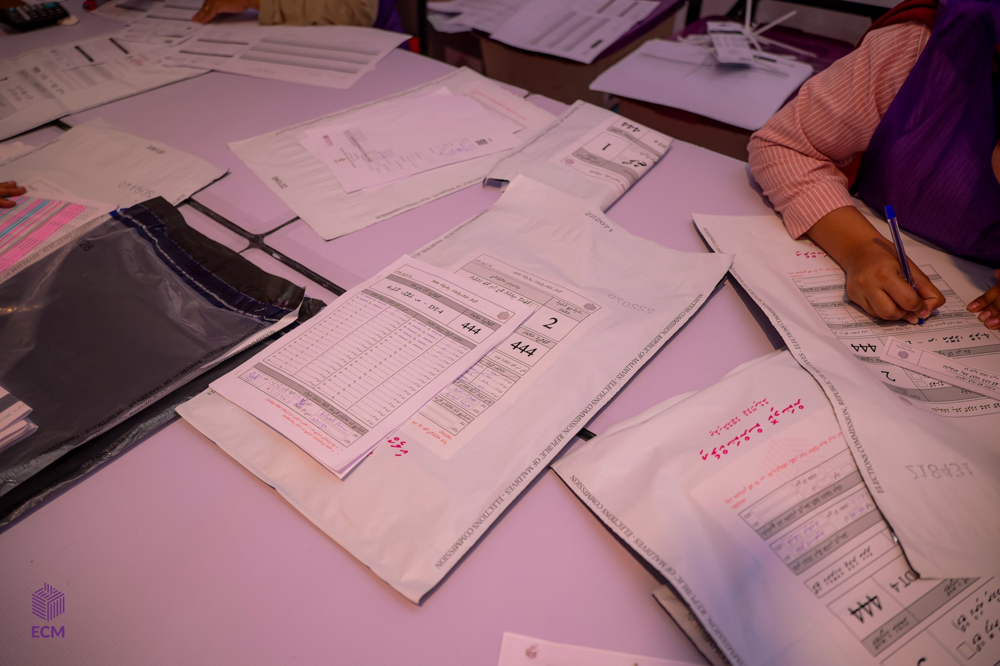 ވޭވަށު ކައުންސިލް މެންބަރުގެ ވޯޓު އަލުން ގުނުމުންވެސް ޕީއެންސީ ބަލިކޮށް އެމްޑީޕީ ކުރިހޯދައިފި