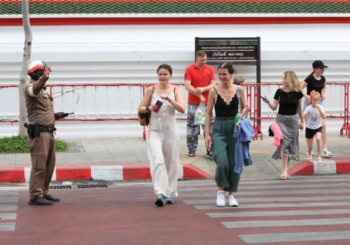 ތައިލެންޑަށް އެތެރެވާ ފަތުރުވެރިން އިންޝުއަރެންސް ހޯދުން މަޖުބޫރުކުރަނީ