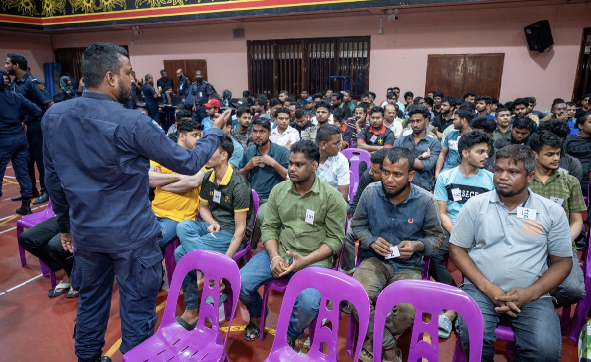 އިއްޔެ އެކަނިވެސް ގަވާއިދާ ހިލާފު 254 ބިދޭސީއަކު އިމިގްރޭޝަންގެ ބެލުމުގެ ދަށަށް