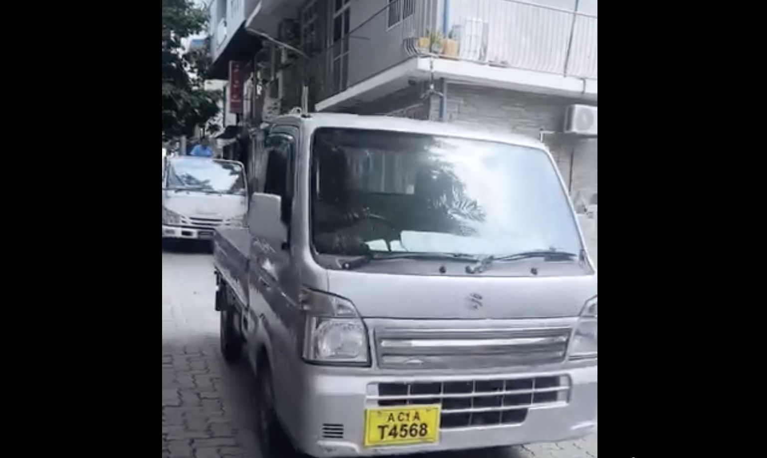 އެމްބިއުލާންސަށް ޖާގަނުދީ މުދާބާލަން މަޑުކުރި ޑްރައިވަރެއްގެ މައްސަލަ ބަލަނީ