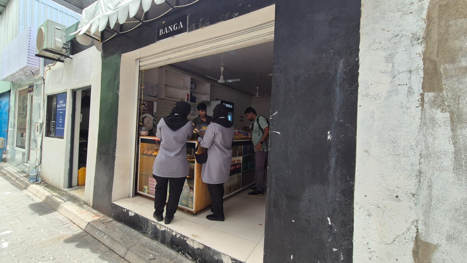 ކާބޯތަކެތި ވިއްކާ ތަންތަނުގައި ހުއްދަ އޮތްތޯ ބެލުމަށް ޚާއްޞަ އިންސްޕެކްޝަނެއް ފަށައިފި