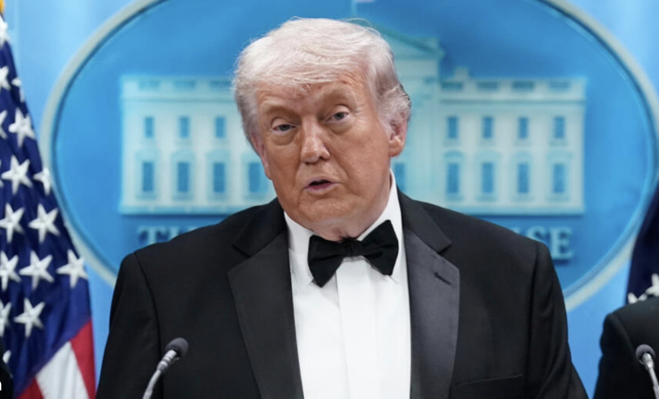 ޓްރަމްޕަށް އަމާޒުވި ހަމަލާއަކީ އޭނާގެ ނުފޫޒު ވަރުގަދަ ކަމުގެ ހެއްކެއް ކަމަށް ސިފަކޮށްފި