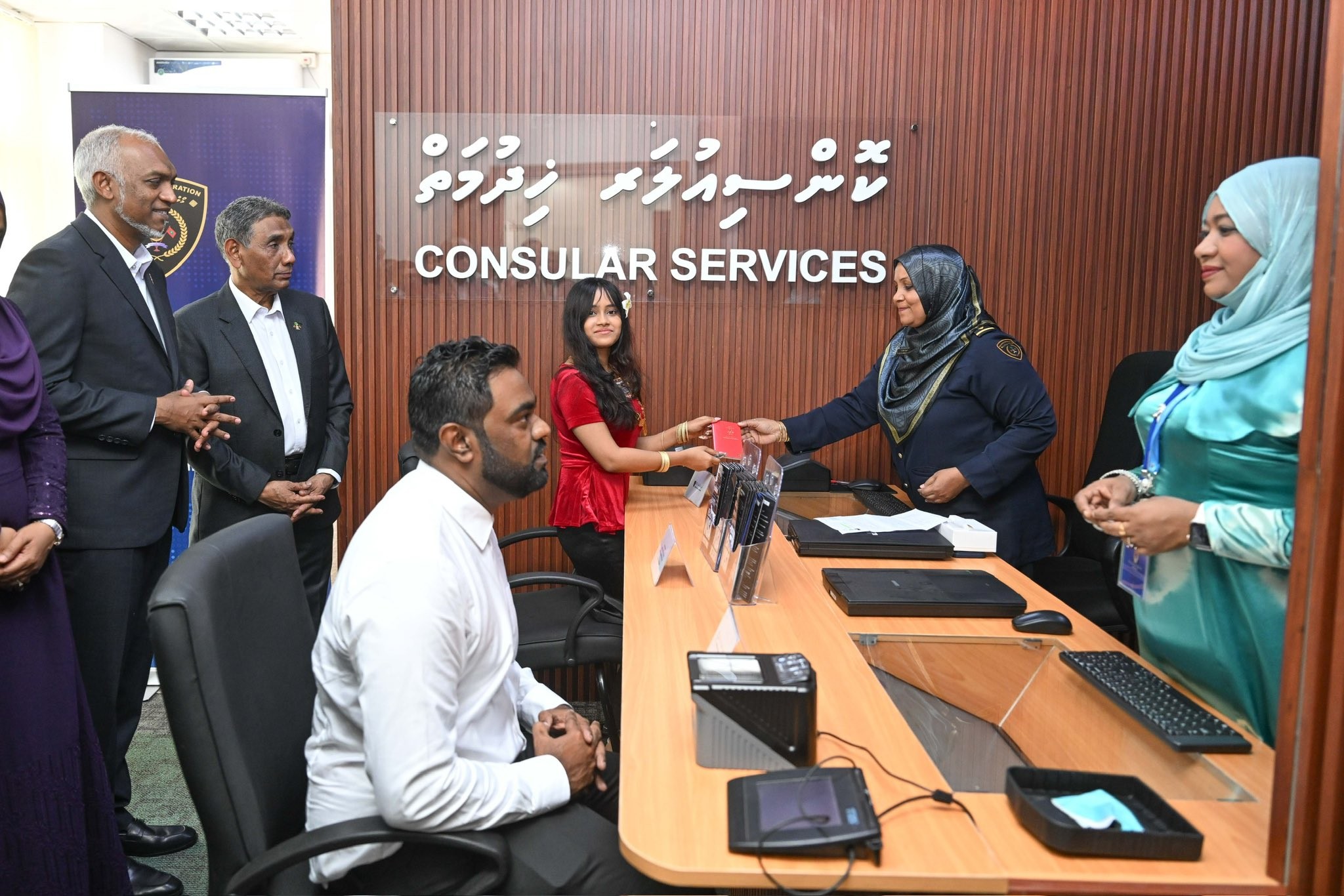 ލަންކާގައި ދިވެހި ޕާސްޕޯޓާއި އައިޑީ ކާޑު ދޫކުރަން ފަށައިފި