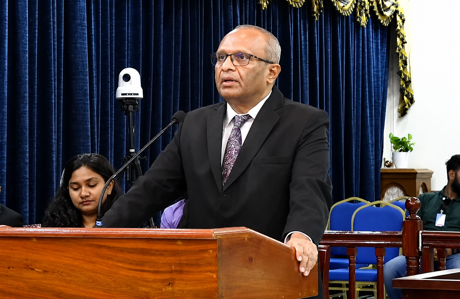 ވޭވަށު ކައުންސިލް އިންތިޚާބު: ބާތިލުކުރި 3 ކަރުދާހުގައި ވޯޓުލީ މީހާ އެޅި އިތުރު ކުރެހުމެއް ނެތް: ސުއޫދު