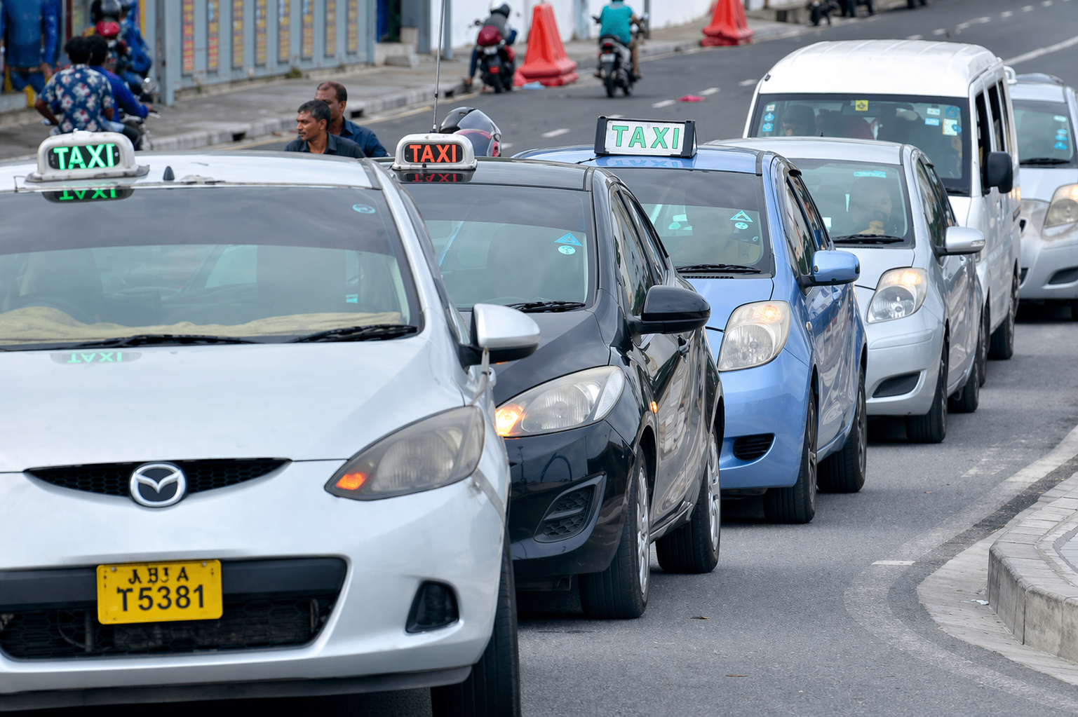 ޓެކްސީ ނަފާ ލޯނުގެ މައްސަލަތަކަށް އިންސާފުވެރި ޙައްލެއް ހޯދައިދޭނަން: ވަޒީރު ސަޢީދު