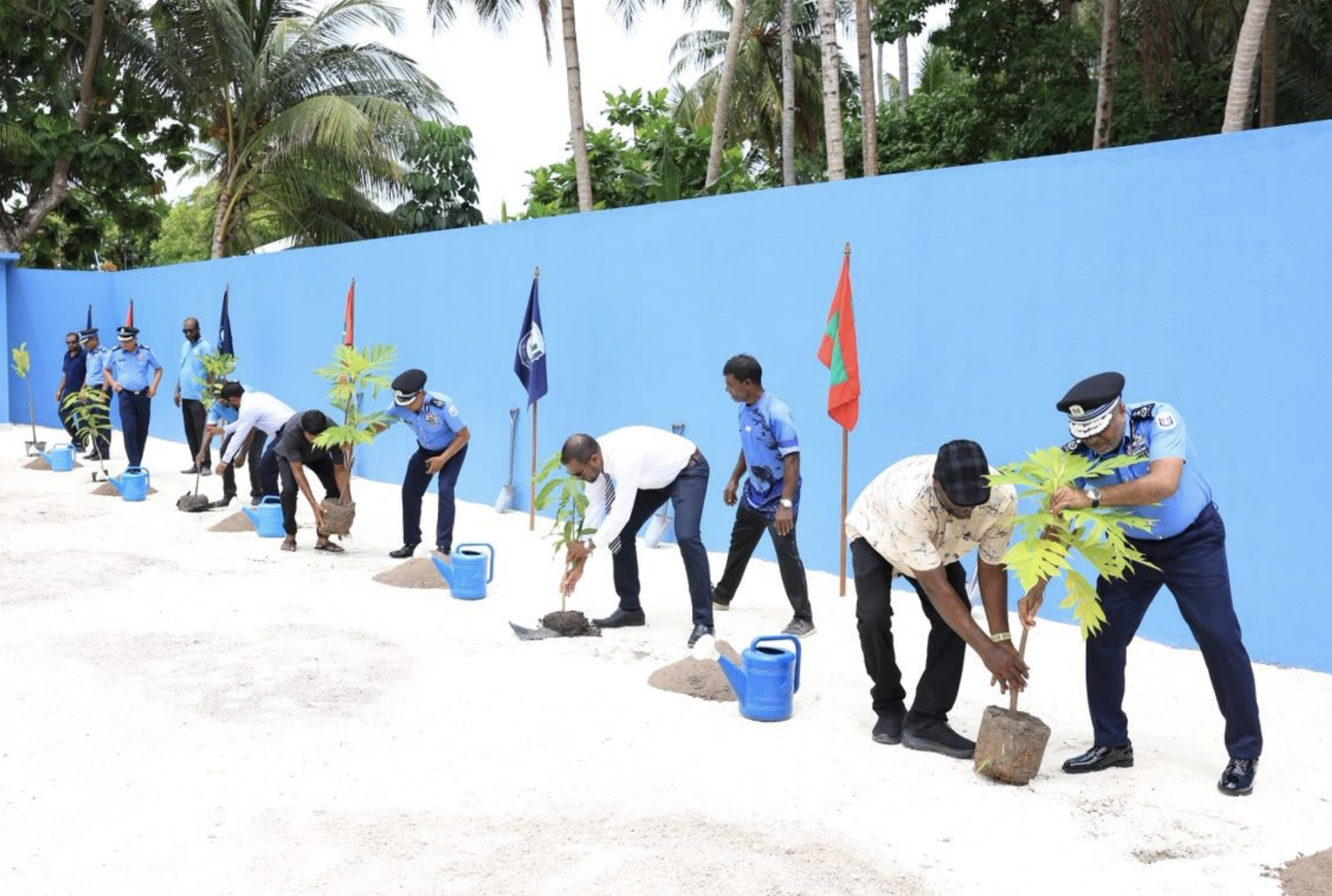 ކުމުންދޫގައި ގާއިމުކުރި ފުލުހުންގެ މަރުކަޒު ހުޅުވައި ޚިދުމަތް ދޭން ފަށައިފި