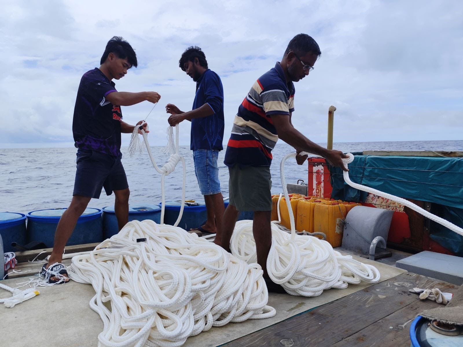 ގއ. މާމުޓާގެ އިރުން 12 މޭލު ބޭރުގައި ދޮށީ ކަނދުފައްޗެއް އަޅައިފި