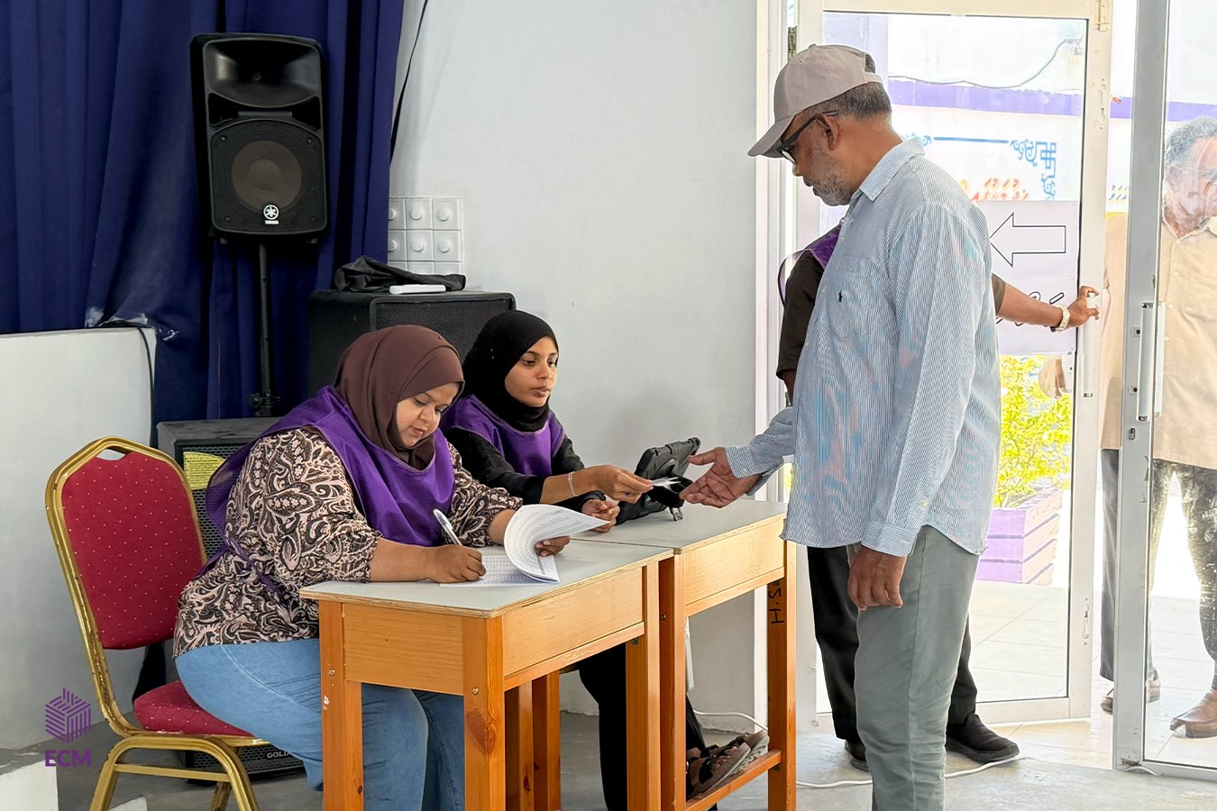 ދ. މީދޫ ކައުންސިލްގެ ރައީސް އިންތިޚާބު ކުރުމަށް ބާއްވާ އިތުރު ބުރު