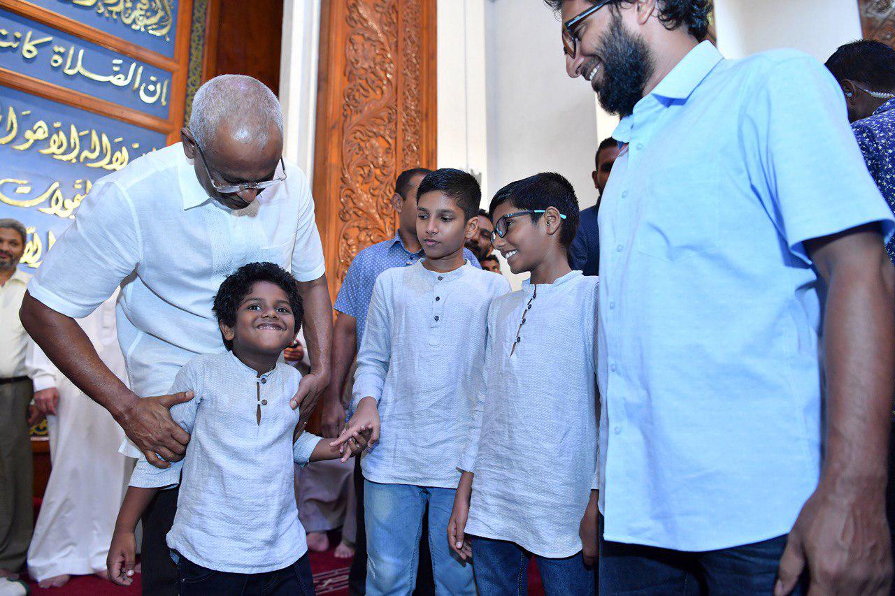 ރައީސްގެ އީދު ތަހުނިޔާ؛ މުވާސަލާތީ ވަސީލަތް މެދުވެރިކޮށް ގުޅުން ދަމަހައްޓަވާ