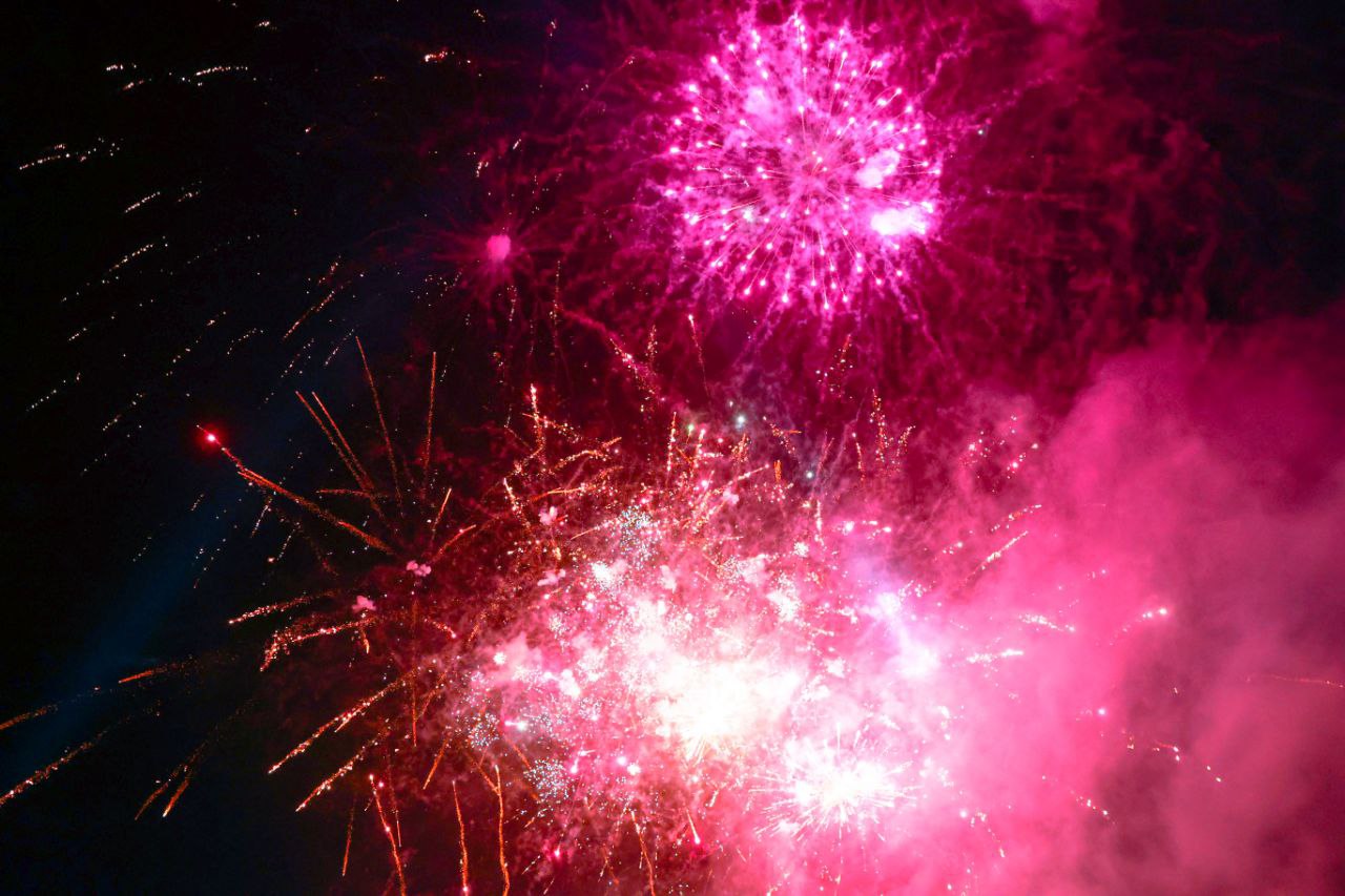 ޢީދު ފާހަގަކުރަން ސެންޓްރަލް ޕާކުގައި ޑްރޯންޝޯއަކާއެކު ހަވާއަރުވައިފި