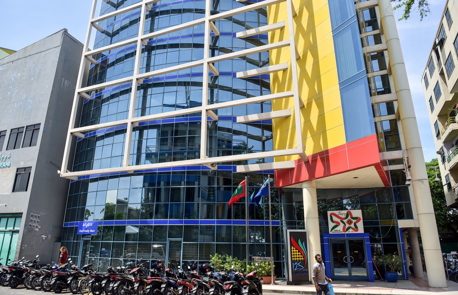 އޮގަސްޓް މަހު އިމްޕޯޓާއި އާމްދަނީ އިތުރުވެ އެކްސްޕޯޓް ދަށައް