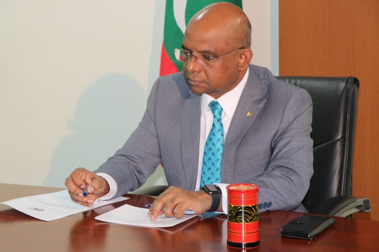 ދެ އިންތިޚާބު އެއްކޮށްލަން އުޅެނީ ރައްޔިތުންގެ ވޯޓުގެ ބާރު ނިގުޅައިގަތުމަށް: ޝާހިދު