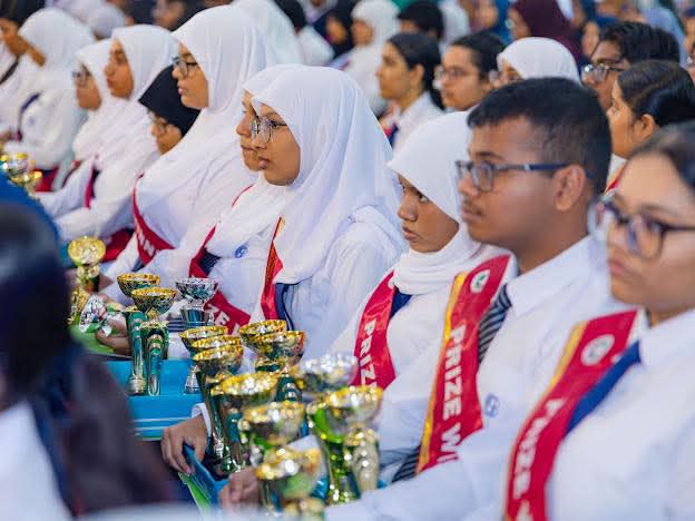 ދިވެހި، އިސްލާމް އަދި ހިސާބު މާއްދާގެ ގަޑިތައް އިތުރުކުރަނީ