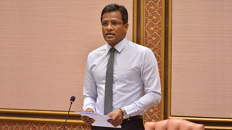 ޤައުމީދުވަސް ފާހަގަކުރާއިރު މިނިވަންކަން އޮތީ ނުރައްކަލުގައި- އުމަރު ނަސީރު