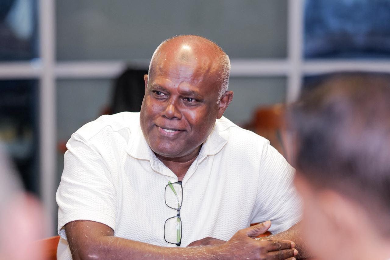 އީރާނަކީ ވަރުގަދަ ޙަޟާރަތެއް؛ އެމެރިކާއަކީ ދުނިޔެ ހަލާކުކުރާ ޝައިޠާނީ ސަރުކާރެއް: ނަފާ ނަސީމް