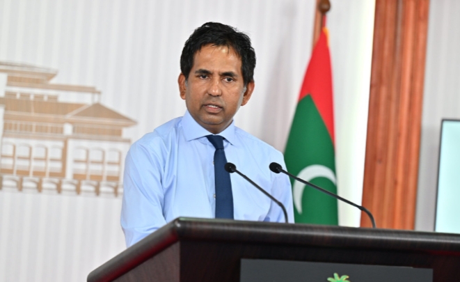 ކޮލަމްބޯގައި ތާށިވެފައި ހުރި ކޮންޓެއިނަރުތަކުގެ ތެރެއިން 80 ކޮންޓެއިނަރެއް އަވަސްކުރަން އެދިއްޖެ