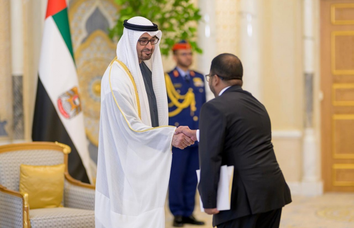 މުންދު، ސަފީރުކަމުގެ ފަތްކޮޅު ޔޫއޭއީގެ ރައީސަށް އަރުވައިފި