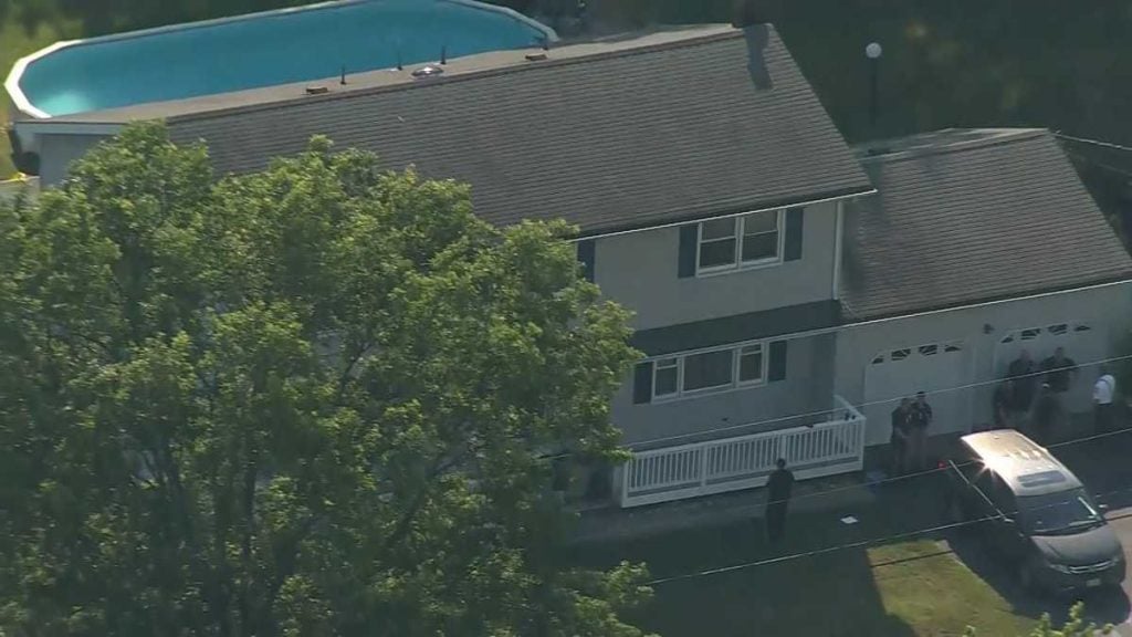 އާއިލާގެ މެމްބަރުން ސްވިމިންގް ޕޫލެއްގައި މަރުވެފައި ތިއްބާ ފެނިއްޖެ