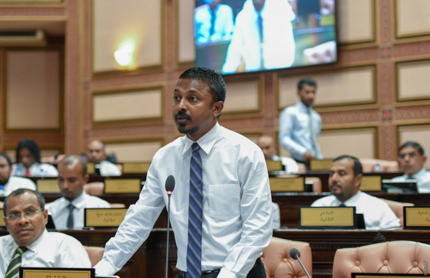 ކައުންސިލަރުންގެ ދައުރު ދަންމާލުމަށް ސުޕްރީމްކޯޓުގެ ލަފަޔަކަށް އެދޭކަށް ނުޖެހޭ - މެމްބަރު އުޝާމް