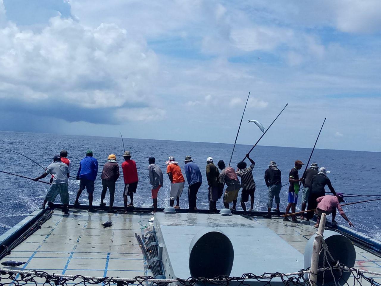 ބޭނި މަހަކުން މަސްވެރިއެއްގެ ލޯމަތީގައި ޖެހި އަނިޔާވެއްޖެ