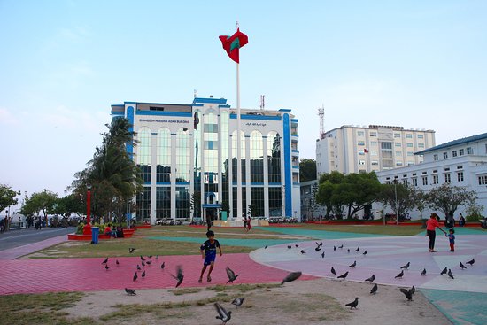 ޖުމުހޫރީ މައިދާނަށް ޖައްސައި އުޅޭ ކޮތަރު ތަކަށް ބުޅަލެއްގެ ނުރައްކާތެރި ހަމަލާއެއް