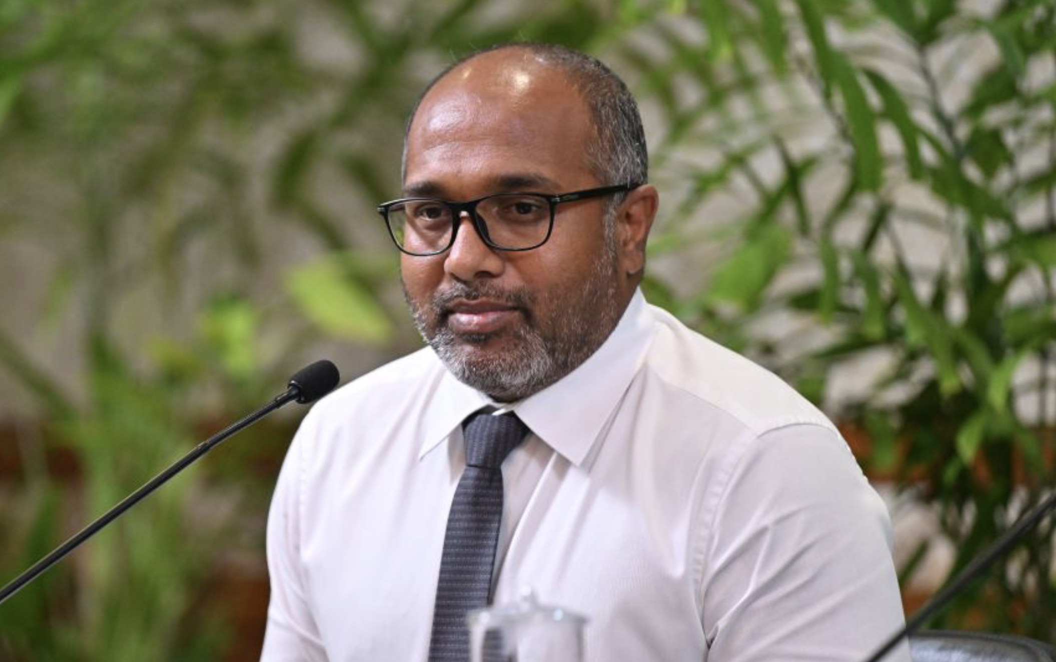 ސިނގިރޭޓުން ނަގާ ޑިއުޓީ 4 ރުފިޔާއަށް ކުޑަކުރުމާ ގުޅޭގޮތުން މަޝްވަރާ ކުރަން ނިންމައިފި