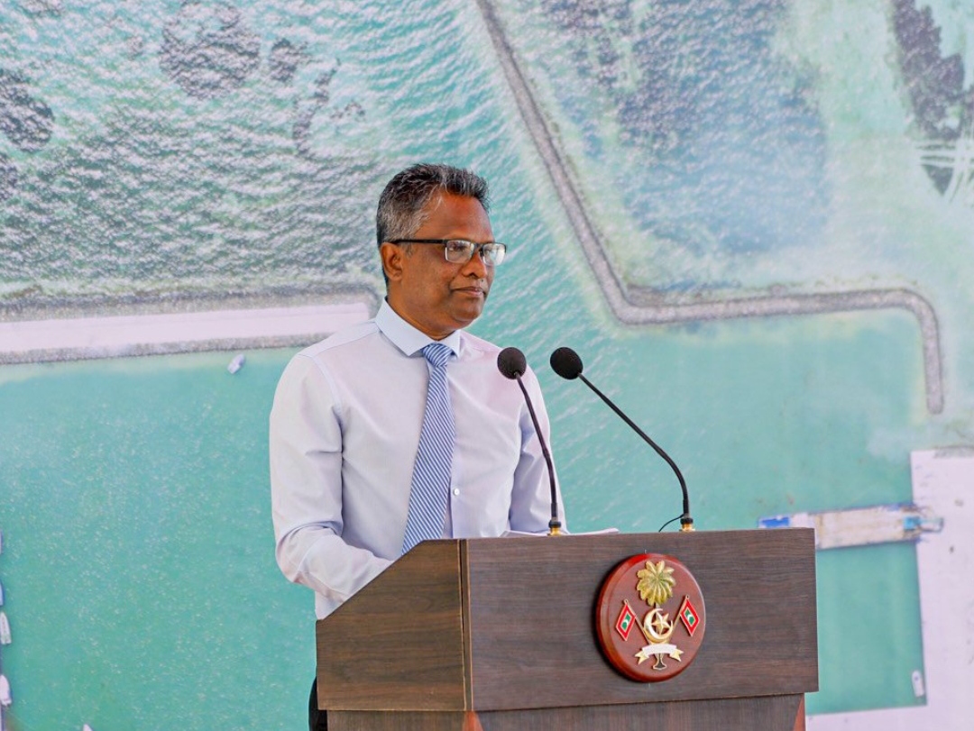 މިހާރުވެސް 110 މަޝްރޫއެއް ކުރިއަށްއެބަދޭ: އާޒިމް