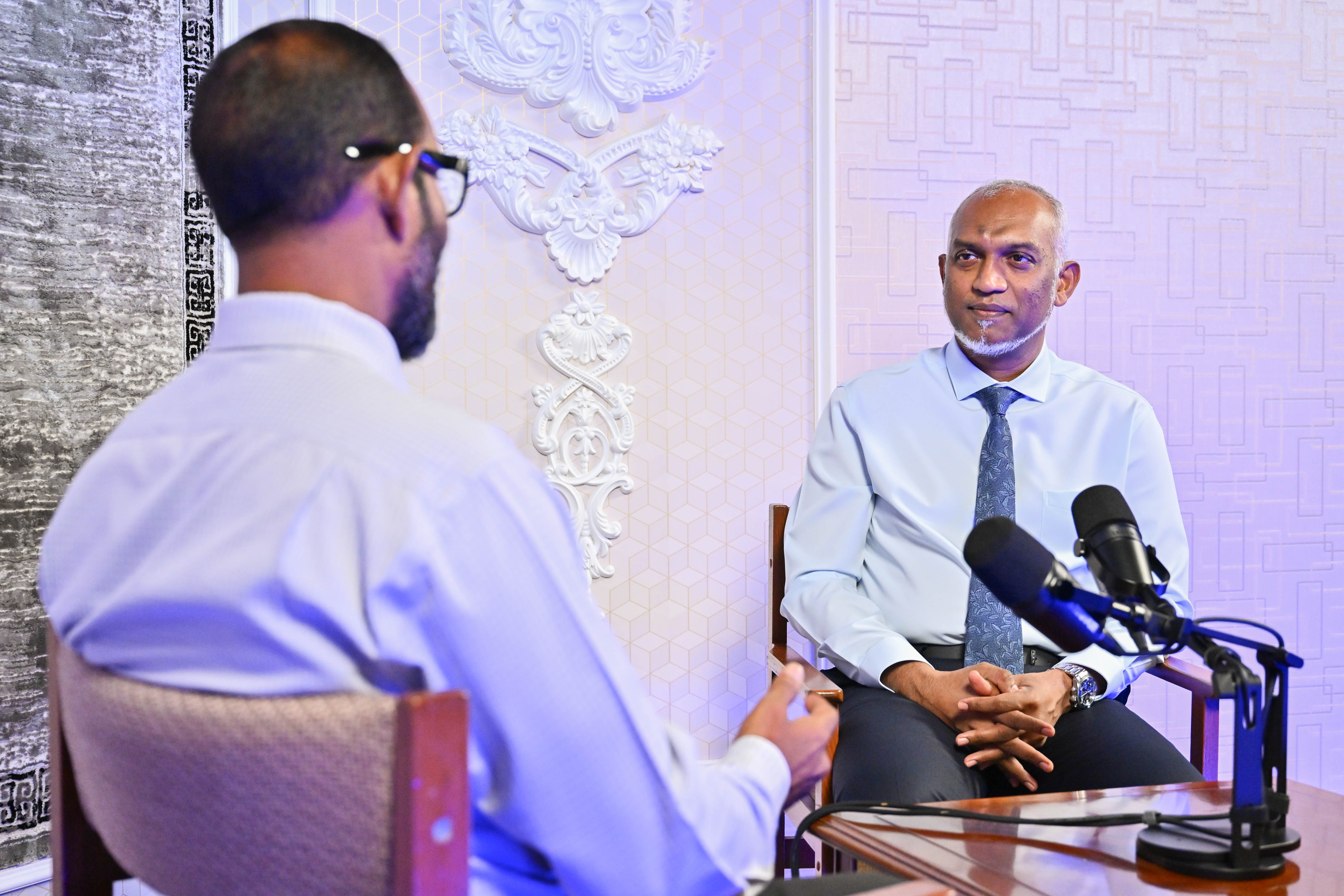 ކުރީ ސަރުކާރުން ފެނަކައަށް މީހުން ވެއްދުމުން މަސްވެރިކަމުގެ ސިނާއަތް ހީނަރުވެ މަސްވެރިން މަދުވި: ރައީސް