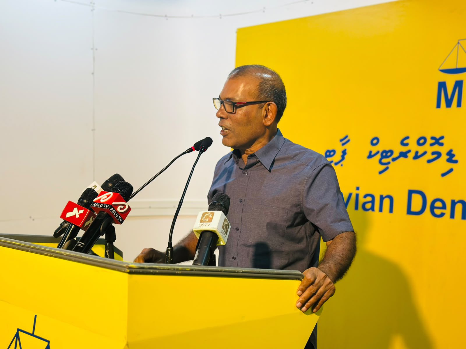 ގައުމީ ލޭ ހިނގަނީ ތިމަންނާ ގައިގައި އެކަންޏޭ ކިޔާފައި ގައުމު ވިއްކާ ނުލެވޭނެ: ރައީސް ނަޝީދު
