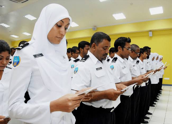 ކަސްޓަމްސް-