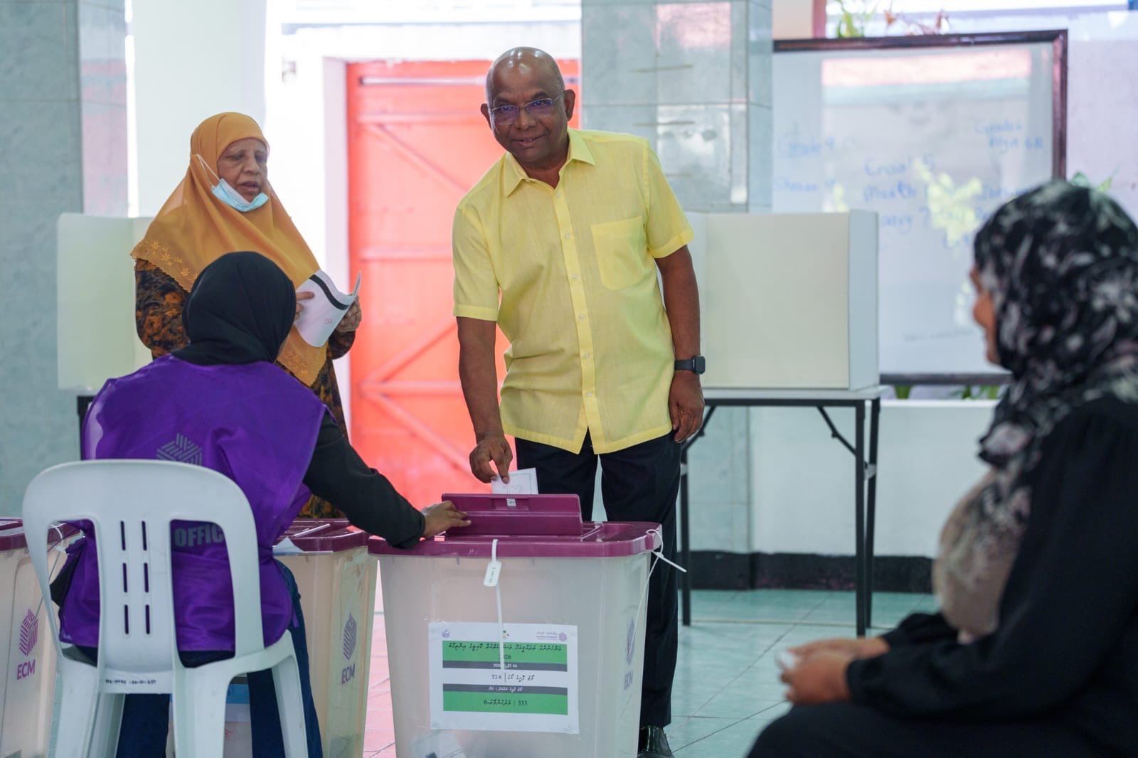 އެމްޑީޕީގެ ރައީސް ޢަބްދުﷲ ޝާހިދު ވެސް ވޯޓުލައްވައިފި