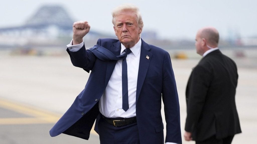 ރޫހާނީ ލީޑަރަކަށް އަހަރެން ގެންނަން އީރާނުން ހުށަހެޅި: ޓްރަމްޕް