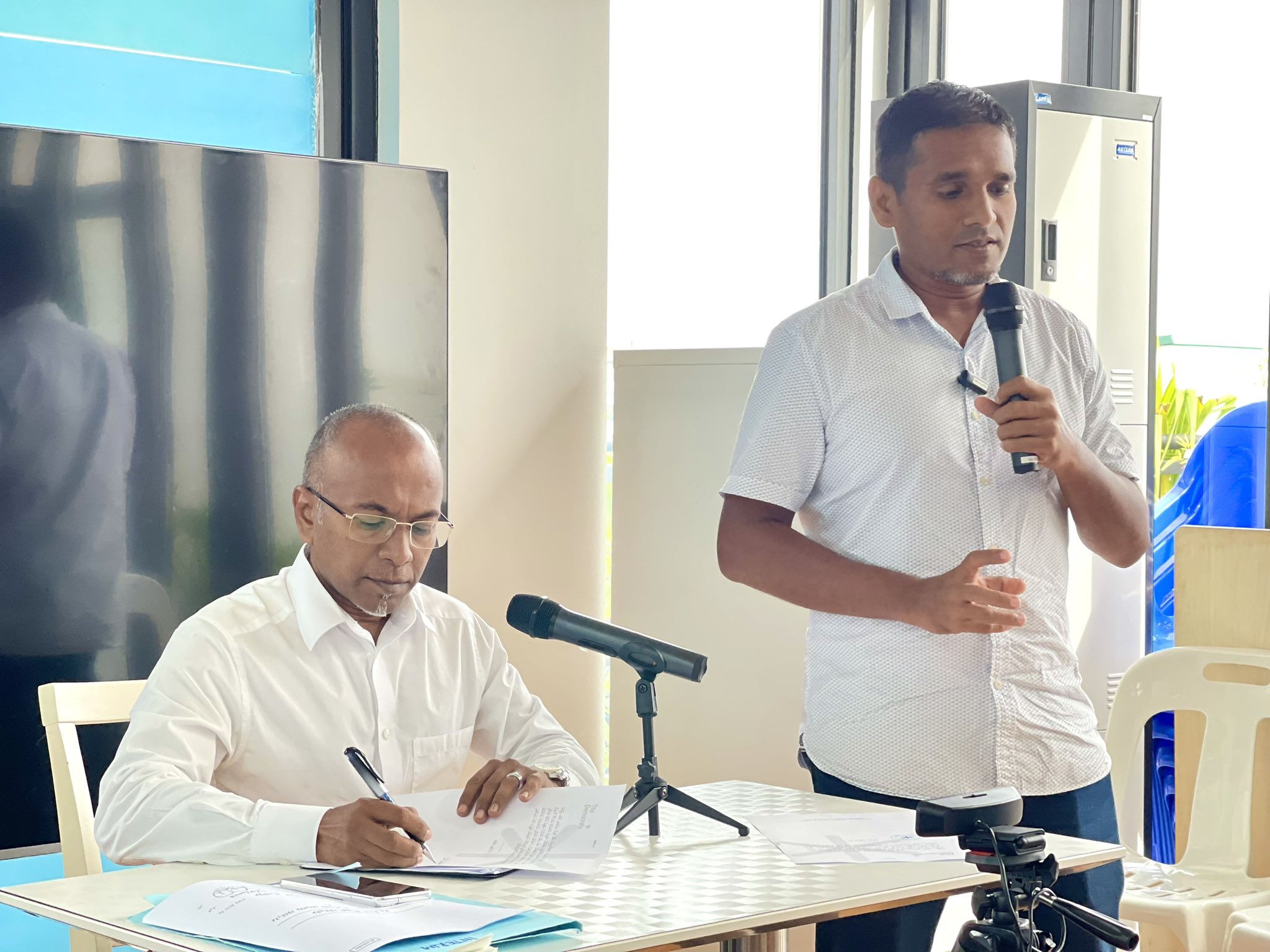 ރައްޔިތުން ބޭނުންވާ ބަދަލު ގެނައުމަށް ޑިމޮކްރެޓުން މުއިއްޒުގެ ސަރުކާރަށް ބާރުއަޅާނެ: ހަސަން