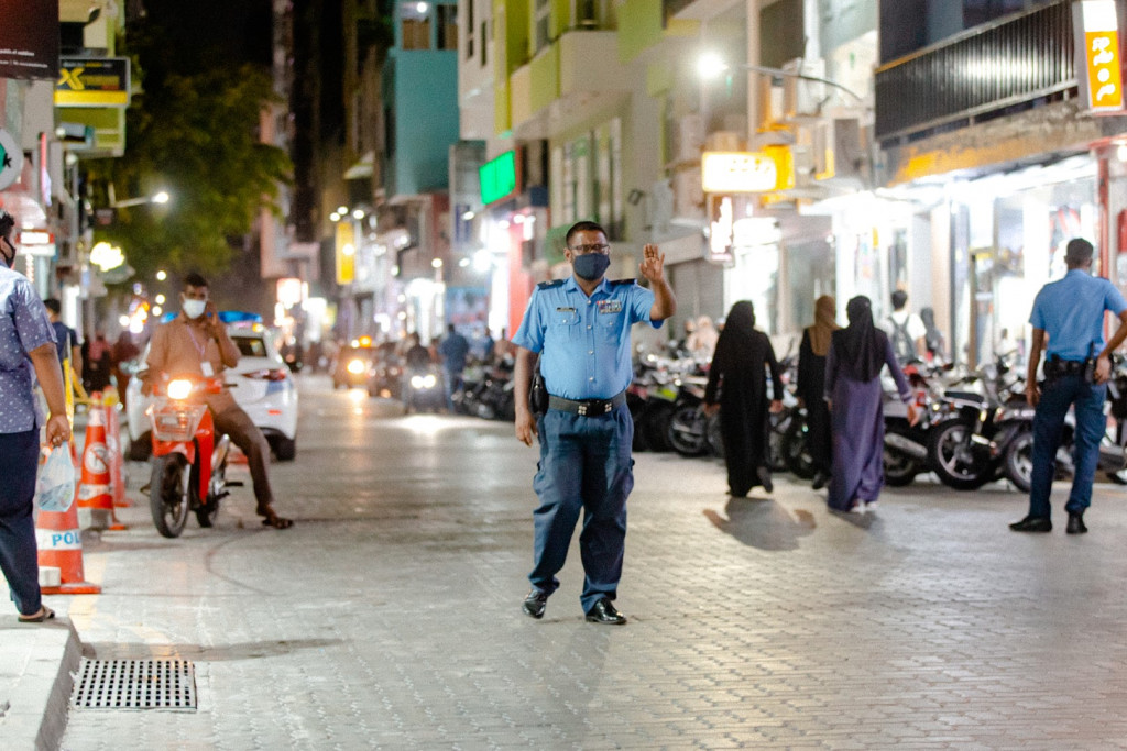 މަޖީދީމަގުގައި ހިނގި އެކްސިޑެންޓެއްގައި އަނިޔާވި މީހަކަށް ހޮސްޕިޓަލްގައި ފަރުވާދެނީ